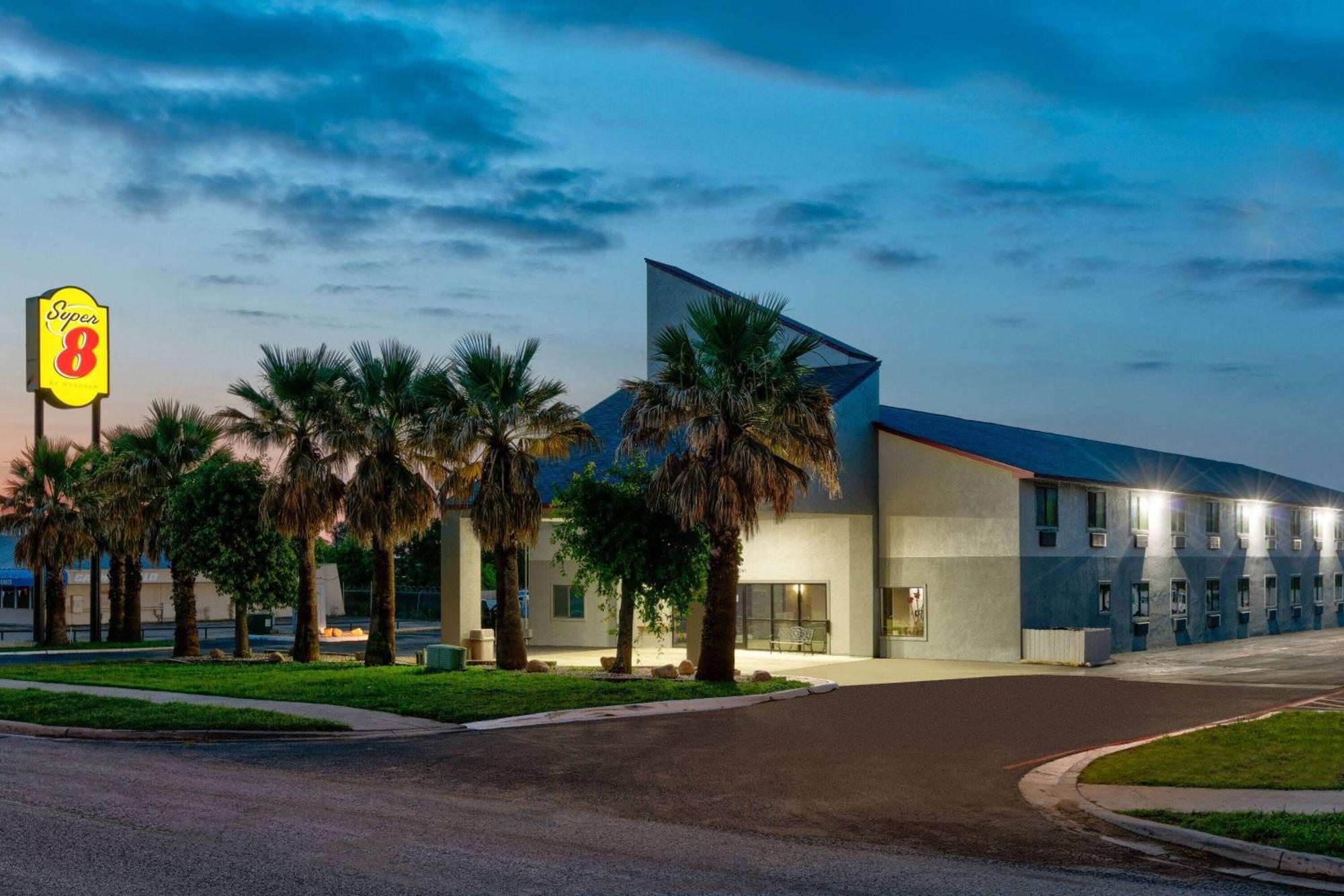 Super 8 By Wyndham New Braunfels I-35 Exterior foto